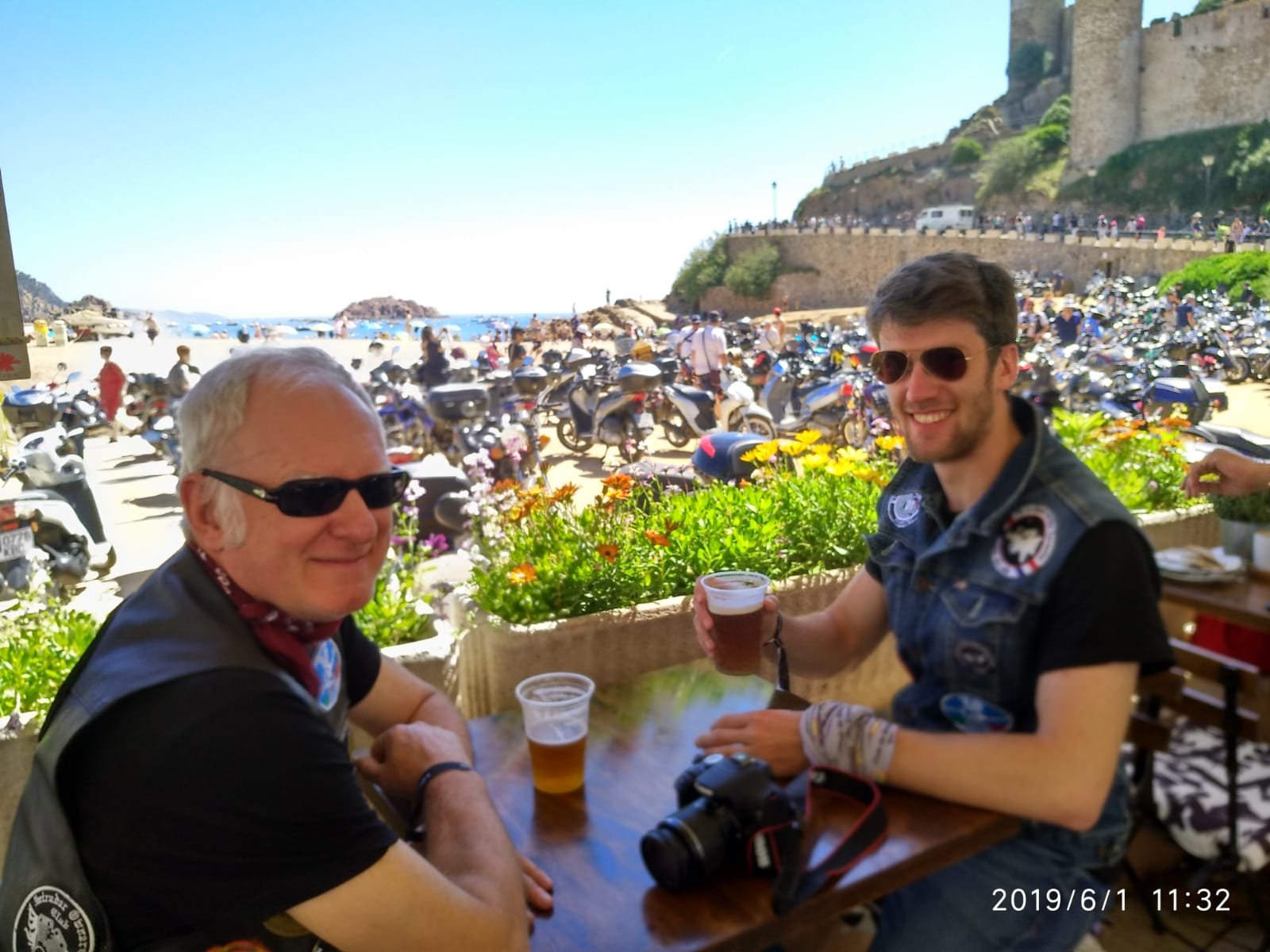 Motos